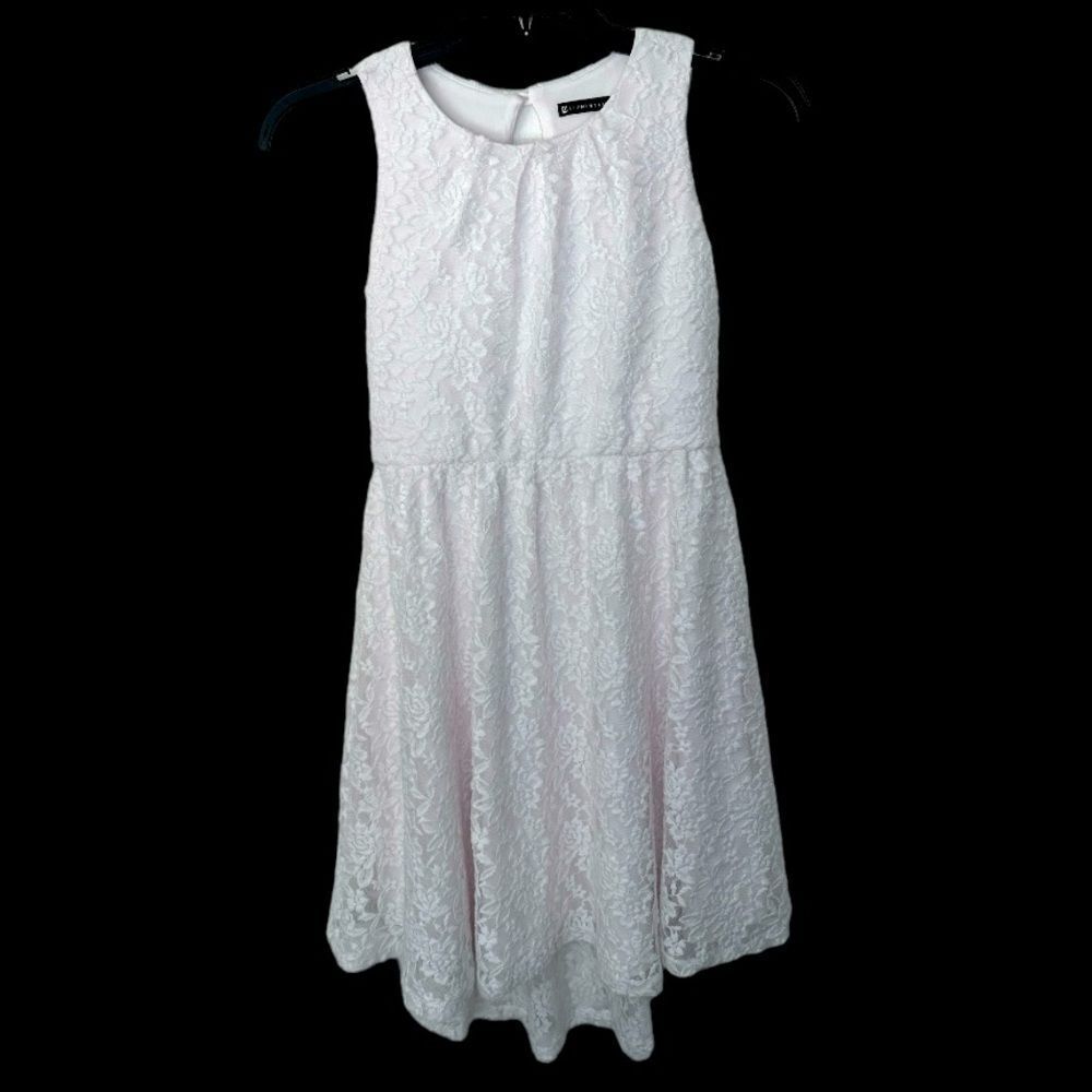Liz Minnelli, Junior crocheted dress.         Size: 15